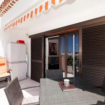 Victoria Court - 1 Bed Pool & Sea View