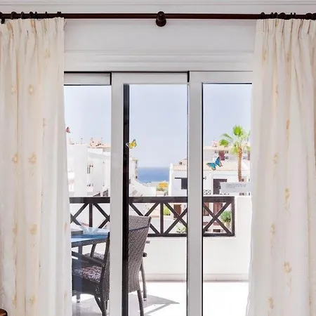 Victoria Court - 1 Bed Pool & Sea View Apartman *